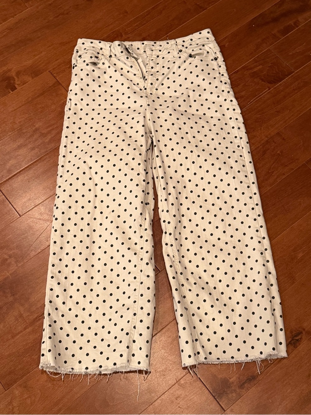 Gianni Bini White Polka Dot Cropped Jeans